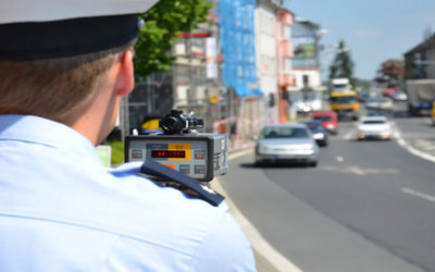 Polizisten werden verpflichtet, …